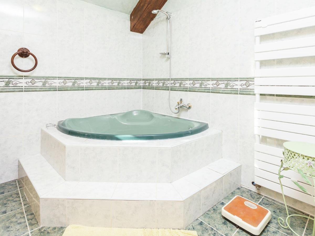 Charming Holiday Home With Pool Lavercantiere Bagian luar foto