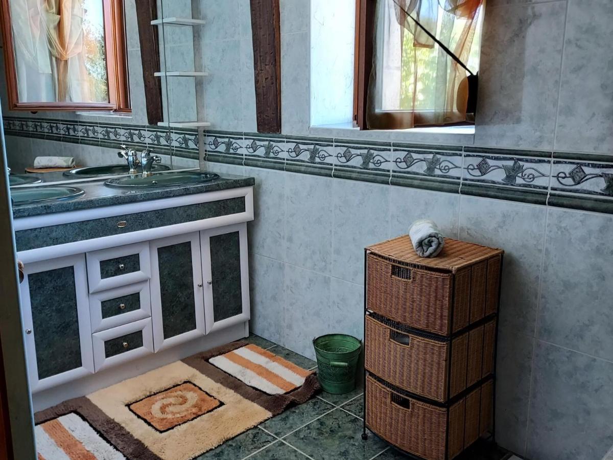 Charming Holiday Home With Pool Lavercantiere Bagian luar foto